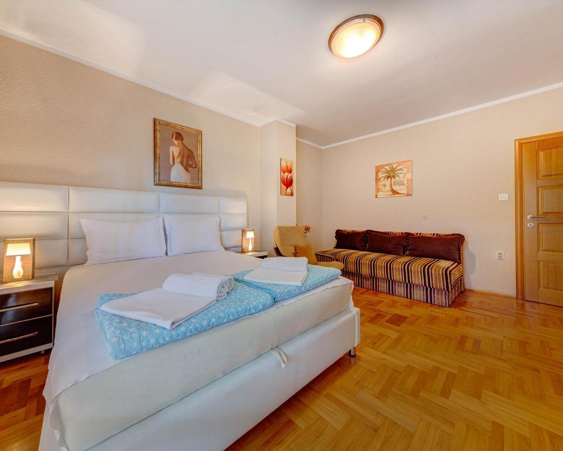 Disney Apartments Budva Bagian luar foto